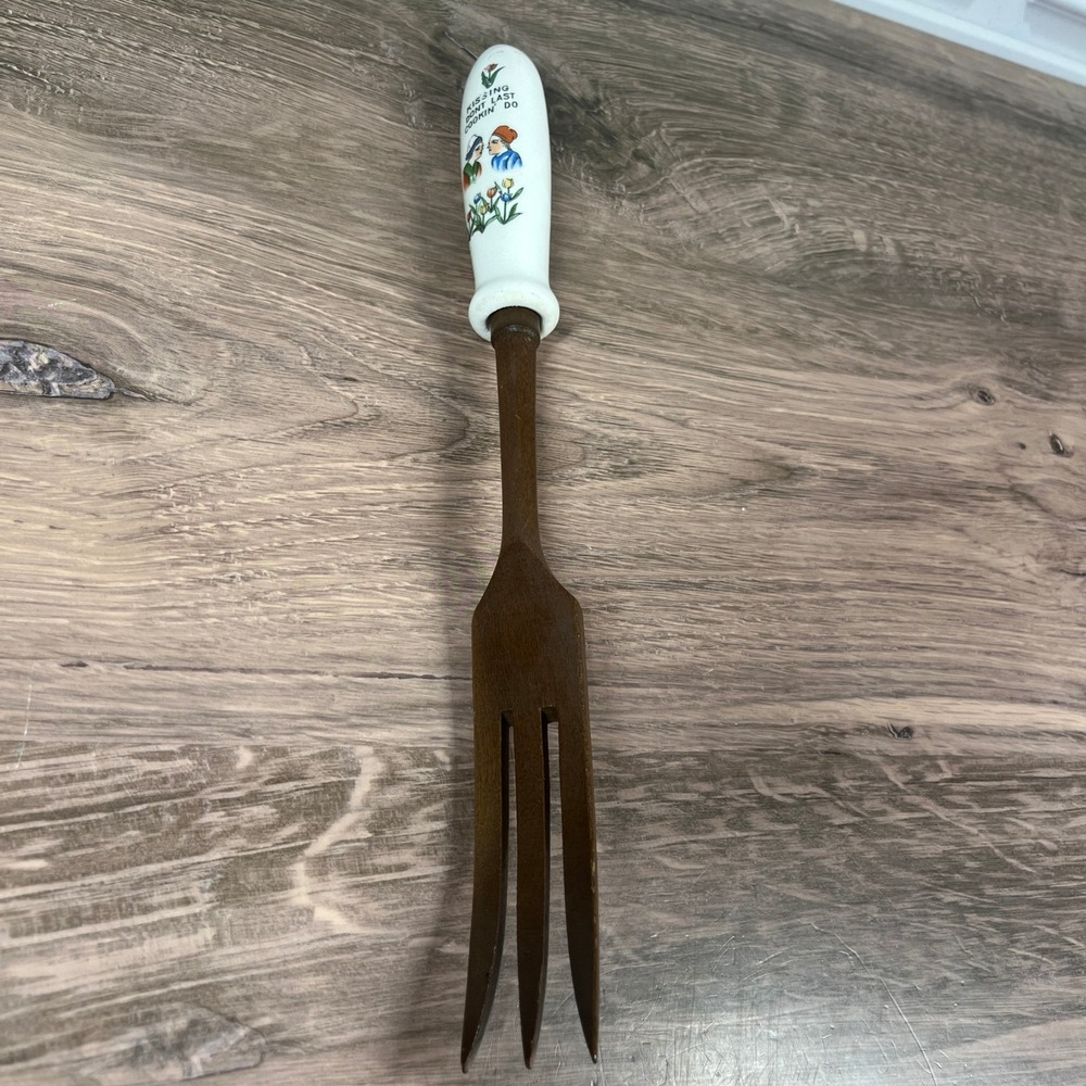 Vintage Kissin Dont Last Cookin Do Wooden Salad Fork Porcelain Handle 11" Dutch